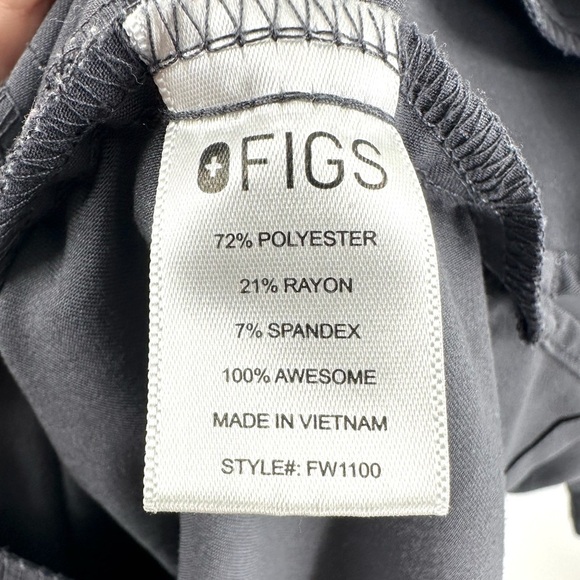 Figs Casma Scrub Top Three Pocket Medical Uniform Short Sleeve Gray Size Medium - Picture 7 of 10